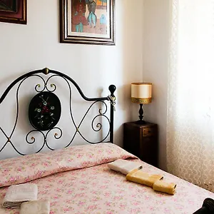 Guesthouse Stazione Pisa Centro